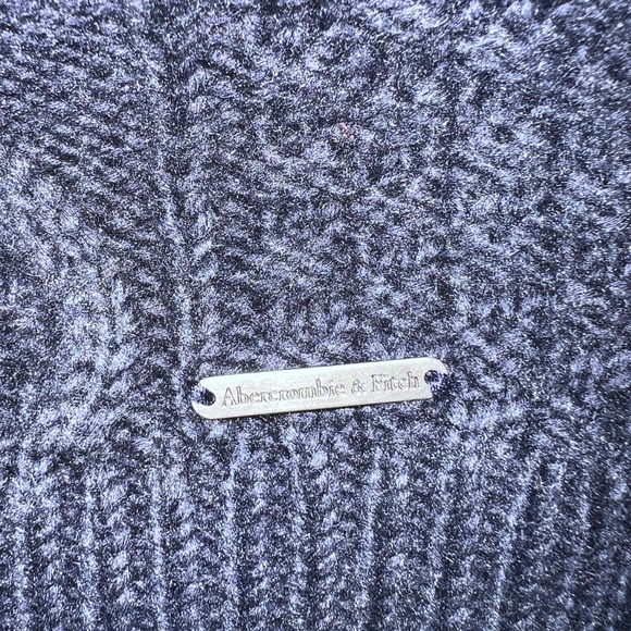 Abercrombie & Fitch dark blue cable knit mock neck sweater. Size small - Picture 3 of 3
